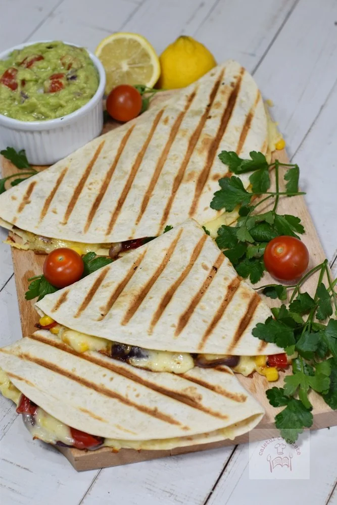Quesadilla cu pui și legume la grătar, aperitiv sănătos și gustos